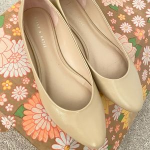 Kelly & Katie Wide Tan Ballet Flats Size 10